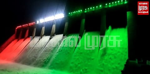 தேசியக்கொடி வண்ணத்தில் மின் விளக்குகள் மூலம் அலங்கரிக்கப்பட்ட பவானிசாகர் அணை...!