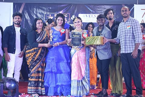 ஆண் மாடலை பெண்ணாக மாற்றிய மேக்கப் ஆர்ட்டிஸ்ட் அகத்தியா அப்துல் கலாம் உலக சாதனைப் புத்தகத்தில் இடம் பெற்றார்!!