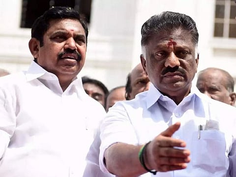 இபிஎஸ் ஓபிஎஸ் கடைசி நிமிட காத்திருப்பு...விடிந்தால் விடியல் யாருக்கு?