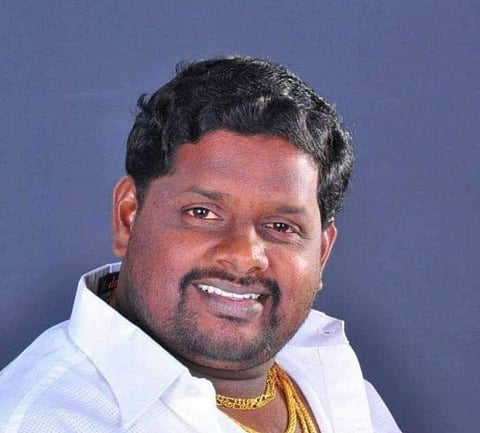 பட்டா கத்தியால் பைனான்சியருக்கு சரமாரியாக வெட்டு...வெளியான சிசிடிவி காட்சியால் பரபரப்பு...!