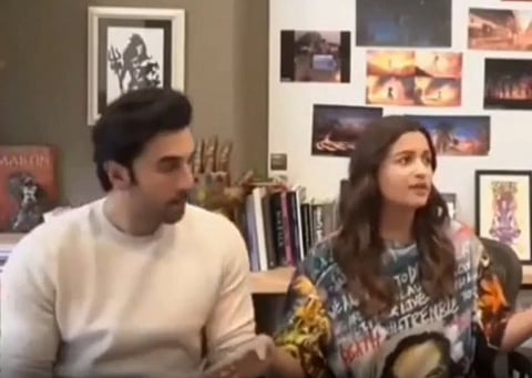 பாடி ஷேமிங் செய்கிறாரா ரன்பீர் ...? கொந்தளிக்கும் ரசிகர்கள்...!