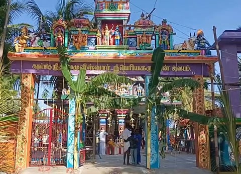 முதுகுளத்தூர் : ஸ்ரீதர்மமுனிஸ்வரர் ஸ்ரீ பெரிய கருப்பணசாமி கோவில், மஹா கும்பாபிஷேக விழா ...!