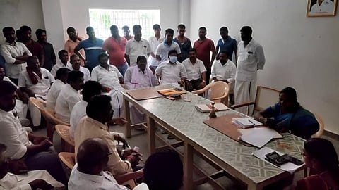 மீன் பிடி டெண்டர் விடுவதில் வாக்குவாதம்...2வது முறையாக ஒத்திவைப்பு ...