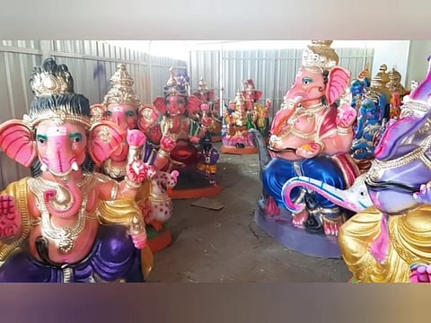 விநாயகர் சதுர்த்திக்கு தயாராகும் சிலைகள்...! ஆர்வம் காட்டும் பொதுமக்கள்..!