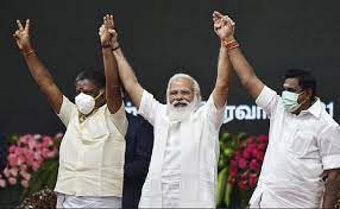 அதிமுகவை சிதைக்கும் சக்தியாக உருவெடுத்துள்ள பாஜக: 2014 முதல் 2022 வரை ஒரு பார்வை