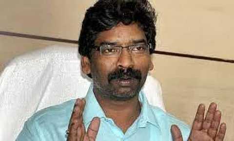 பெரும் அரசியல் நெருக்கடிக்கு மத்தியில்...சட்டப்பேரவையில் நாளை நம்பிக்கை தீர்மானம்...!