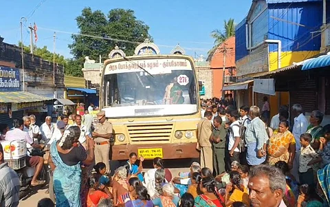 நூறு நாள் வேலை விவகாரம்…சாலை மறியலில் தொழிலாளர்கள்!