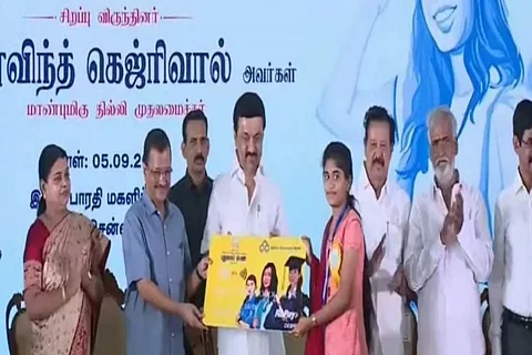 இன்னும் 4 ஆண்டுகளில் பள்ளிகளில் ஸ்மார்ட் வகுப்பறை - முதலமைச்சர் உரை!