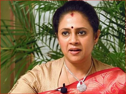 கூப்டு வெச்சு அசிங்கபடுத்திட்டாங்க...கொந்தளித்த லட்சுமி ராமகிருஷ்ணன்!