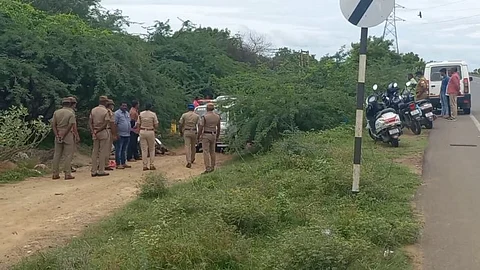 ரத்த காயங்களுடன் மர்மமான முறையில் உயிரிழந்த இளைஞர்...! போலீசார் விசாரணை..!