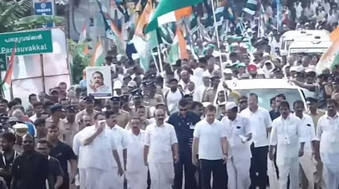 தமிழகத்தில் முடிந்த நடைப்பயணம்...கேரளாவில் தொடக்கம்...!