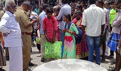 சொந்த ஊருக்கு திரும்பும் போது நிகழ்ந்த சோகம்!!!