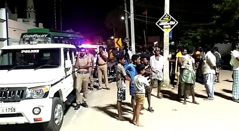 மனைவியின் கழுத்தை அறுத்து கொலை செய்த கணவன்...!