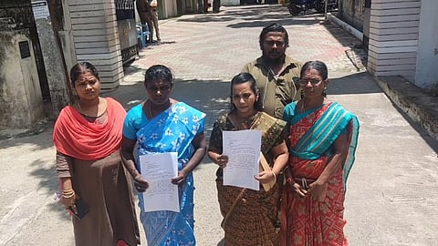 ஆபாச பாடம் நடத்திய குற்றச்சாட்டுக்கு ஆசிரியர் போக்சோ பிரிவில் கைது!!!