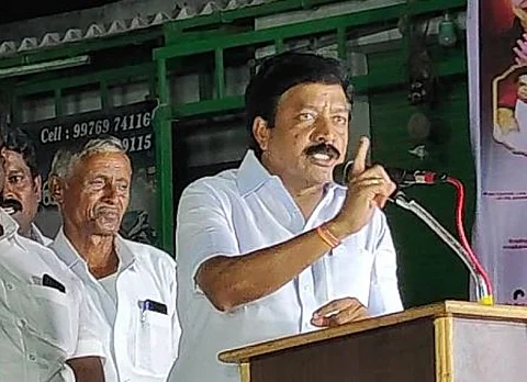 என் மீது எந்த வழக்கு வேண்டுமானாலும் போட்டுக் கொள்ளலாம்- சி.வி.சண்முகம் ஆவேசம்!