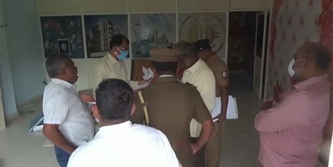 இரட்டிப்பு பணம் தருவதாக கூறி மோசடி…எட்டு இடங்களில் போலீசார் சோதனை!