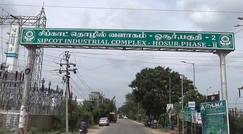 மின் கட்டண உயர்வால்...நிறுவனங்கள் இடம்பெயரும் அவலம்...தொழில் முனைவோர்கள் வேதனை!