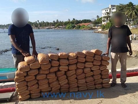 விசேஷ தேடலில் பிடிப்பட்ட போதைப்பொருள் மூட்டைகள்!