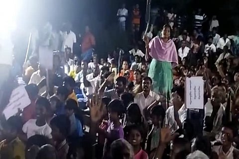 பெண்கள் ஒப்பாரி வைத்து போராட்டம்..! தீர்வு கிடைக்குமா?