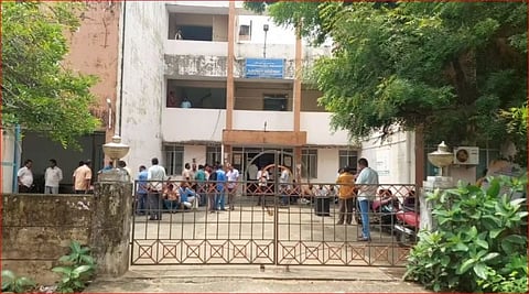 மின்துறையை தனியார் மயமாக்க திட்டம்...கண்டன கோஷமிடும் ஊழியர்கள்...!