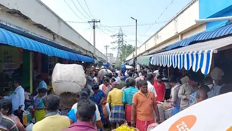 இரண்டு மடங்கு விலையுயர்ந்த பூக்கள்...போட்டி போட்டு வாங்கும் பொதுமக்கள்...!