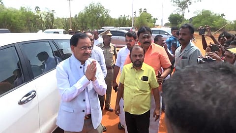அதிக மின் உற்பத்தி திறன் கொண்ட காற்றாலை...! பார்வையிட்ட மத்திய அமைச்சர்..!