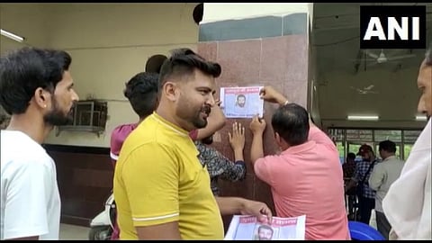 ”காணாமல் போன” பாஜக எம்.பி...போஸ்டர் ஒட்டிய பொதுமக்கள்!