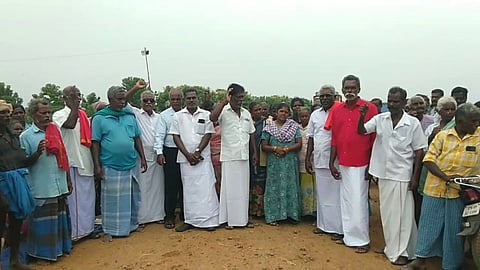 நெல் கொள்முதலில் ஈரப்பத அளவை உயர்த்தி வழங்க கோரிக்கை...! போராட்டத்தில் இறங்கிய விவசாயிகள்...!