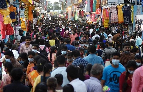 நெருங்கும் தீபாவளி.. அலைமோதும் மக்கள் கூட்டம்... பாதுகாப்பை உறுதி படுத்த சிசிடிவி கேமரா கட்டாயம் போக்குவரத்து காவல்துறை அறிவுறுத்தல்