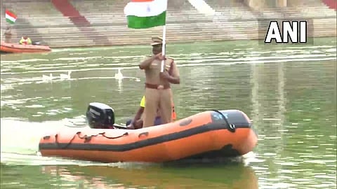 பருவமழைக்கு ஒத்திகை பார்த்து தயாராகி வரும் தீயணைப்புத்துறை...