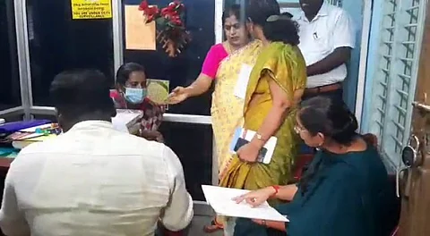 உரிய ஆவணங்களின்றி செயல்பட்ட நர்சிங் பயிற்சி மையம்...! அதிரடியாக சீல் வைத்த அதிகாரிகள்...!