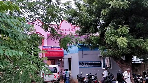 கிலோ கணக்கில் பறிமுதல் செய்யப்பட்ட புகையிலை பொருட்கள்...!