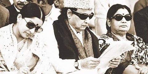 ”தீக்குளித்து வான் பறக்கும் பீனிக்ஸ் பறவை போல......” பொன்விழா கொண்டாடும் அ.தி.மு.க...!!!