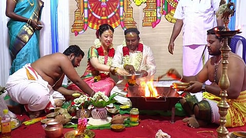 தைவான் பெண்ணை கரம் பிடித்த கிருஷ்ணகிரி இளைஞர்...!