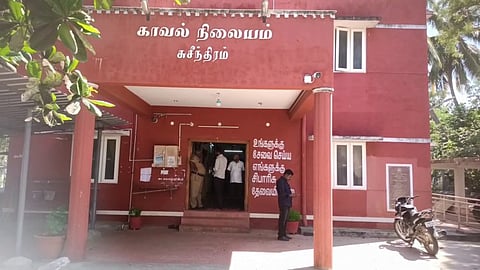 தோட்டப்பகுதியில் சிதறிக்கிடந்த மனித எலும்புகூடுகள்...! தனிப்படை அமைத்து விசாரித்து வரும் போலீசார்...!