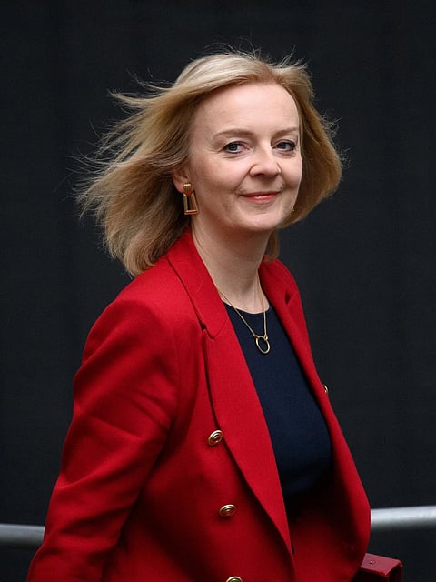 பதவியேற்று 45 நாட்களில் பதவி விலகிய லிஸ் ட்ரஸ்!!! காரணம் என்ன?!!