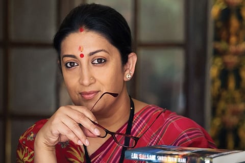 டெட் தேர்வு அநீதியை எதிர்த்து போராட்டம்!!! நள்ளிரவில் கைது செய்த போலிஸார்!! கண்டனம் தெரிவித்த ஸ்மிருதி!!