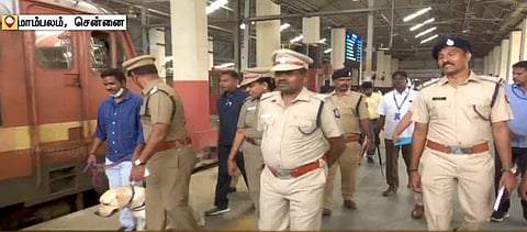 தீபாவளியையொட்டி மாம்பலம் ரயில்நிலையத்தில் போலீசார் தீவிர சோதனை..!