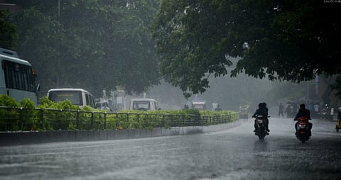 தமிழ்நாட்டில் 4 நாட்களுக்கு 23 மாவட்டங்களில் மழை.. எப்போதிலிருந்து தெரியுமா?