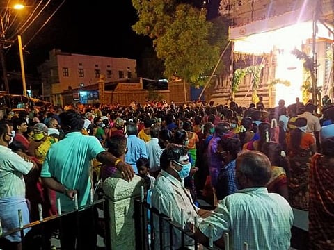 தீபாவளி பண்டிகையை ஒட்டி கோயில்களில் சிறப்பு வழிபாடு....