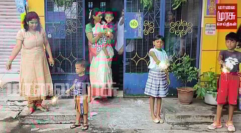 தீபாவளியை உற்சாகமாக கொண்டாடி வரும் புதுச்சேரி மக்கள்!