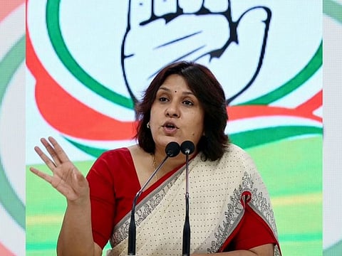 மோர்பி தொங்கு பாலம் விபத்து...கேள்வியெழுப்பிய காங்கிரஸ் தலைவர்கள்!!!