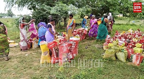 ஆற்று மணலை கடத்திய பஞ்சாயத்து தலைவர்... இதுதான் 100 நாள் திட்டமா?