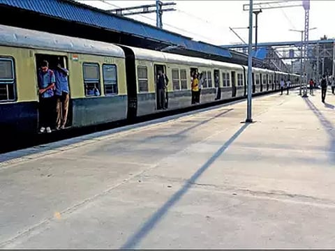 திரும்ப பெறப்பட்ட ரயில்வே பிளாட்ஃபார்ம் கட்டண உயர்வு...!!!