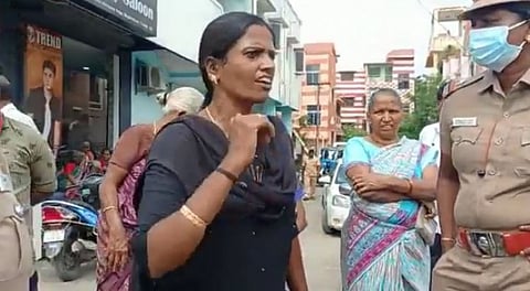 மழைநீரை பார்வையிட வந்த ஈபிஎஸ்...எதிராக கோஷம் எழுப்பிய திமுக நிர்வாகி!