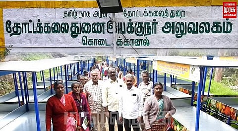 சாலையோர சிறு வியாபாரிகளுக்கு தள்ளுவண்டி...