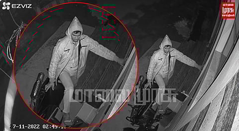 நள்ளிரவில் வாகன திருட்டில் ஈடுபட்ட திருடர்களின் சிசிடிவி காட்சிகள்...