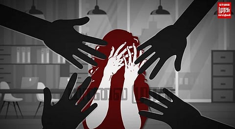 மார்க் கம்மின்னு அப்பா அம்மா கிட்ட கூட சொல்ல முடியல... கர்ப்பிணி ஆசிரியைக்கு நேர்ந்த கொடுமை...