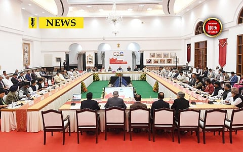 ஜி-20 அனைத்துக் கட்சி மாநாட்டில் கட்சி தலைவர்களுடனான மோடியின் சுவாரஸ்யமான தருணங்கள் புகைப்படங்களாக...