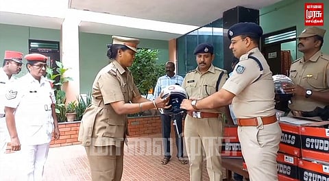 காவல்துறை சார்பில் தலைக்கவச விழிப்புணர்வு நிகழ்ச்சி...